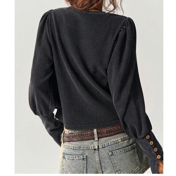Solid Thermal Knit Puff Button Cuff Long Sleeve Top - Picture 8 of 14